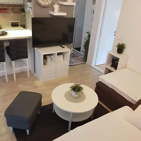 Silvija Appartamento Makarska